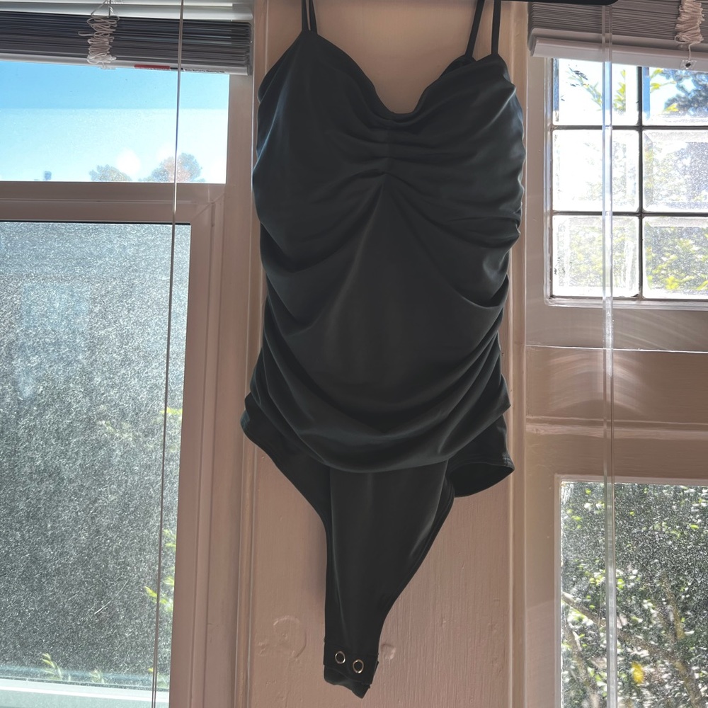 Body contour bodysuit